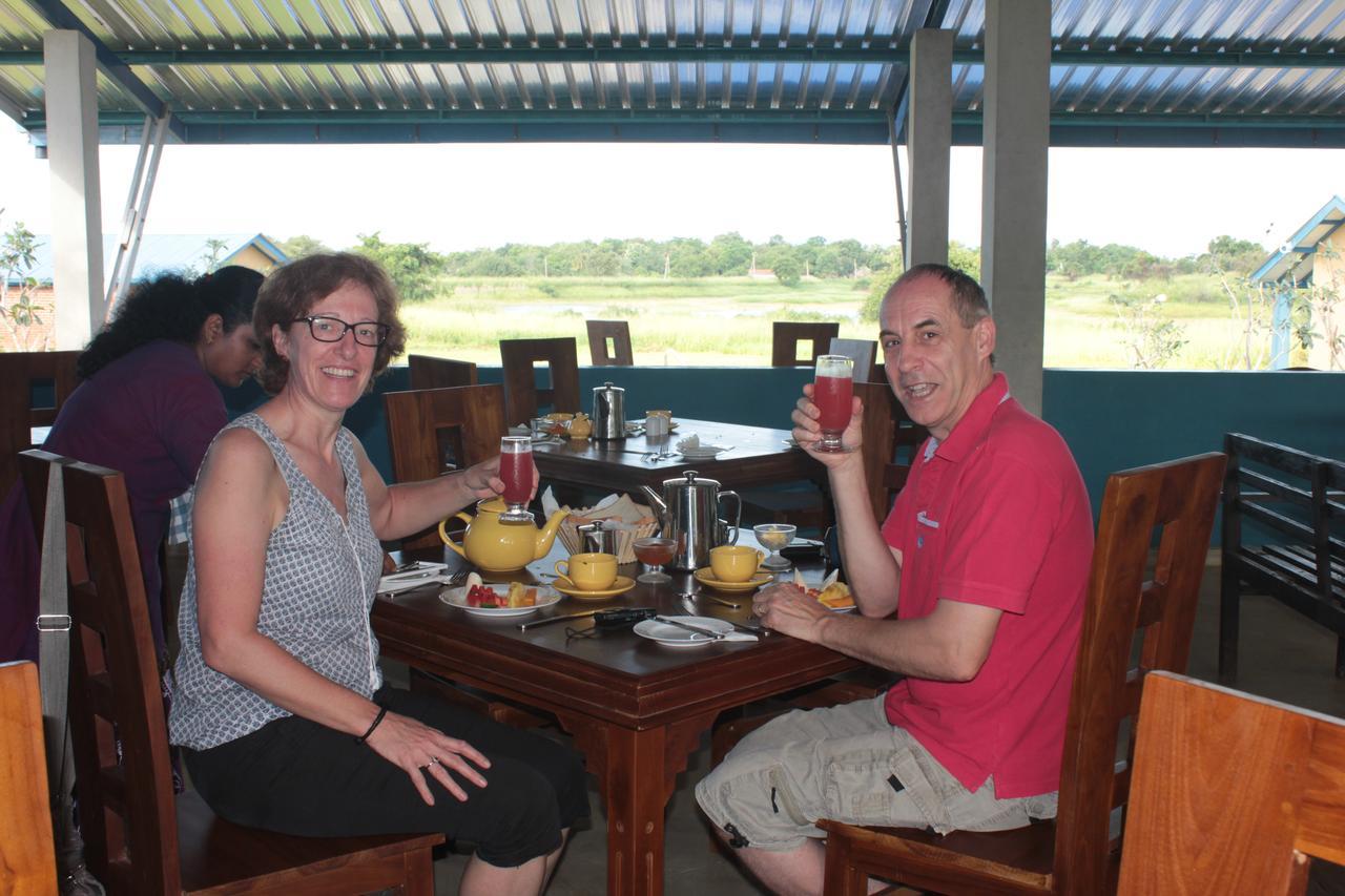 Rho Sigiriya Lake Edge Retreat Kibissa Bagian luar foto