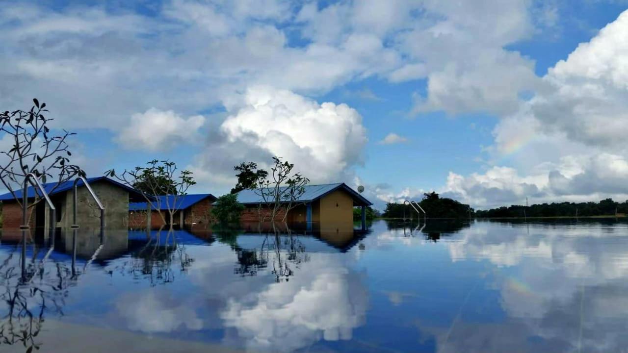 Rho Sigiriya Lake Edge Retreat Kibissa Bagian luar foto