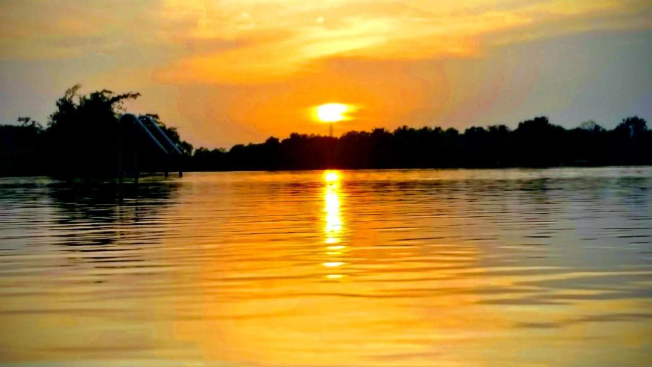 Rho Sigiriya Lake Edge Retreat Kibissa Bagian luar foto